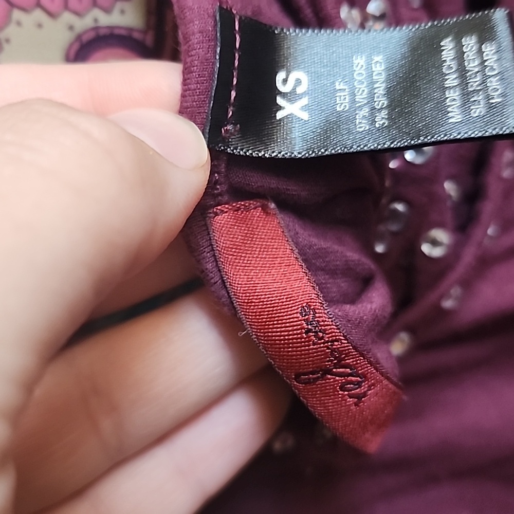 BKE Gimmicks Paisley Kimono in Purple and Pink - Picture 3 of 4